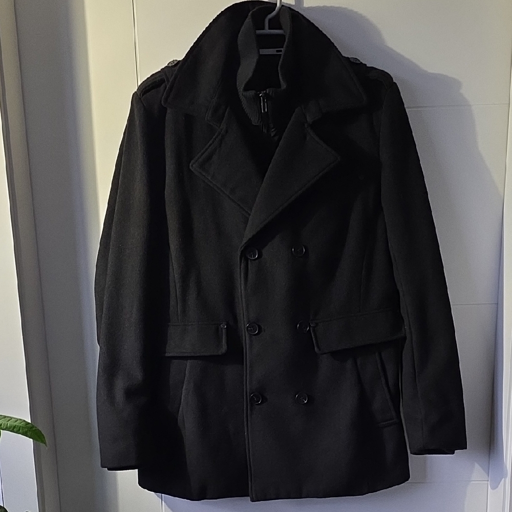 Elegant Black Double-Breasted Pea Coat